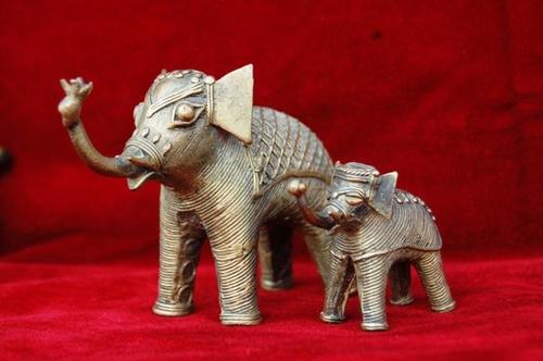 ELEPHANT WITH BABY