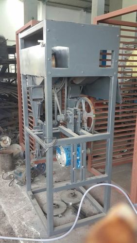 Cashew Cutting Machine