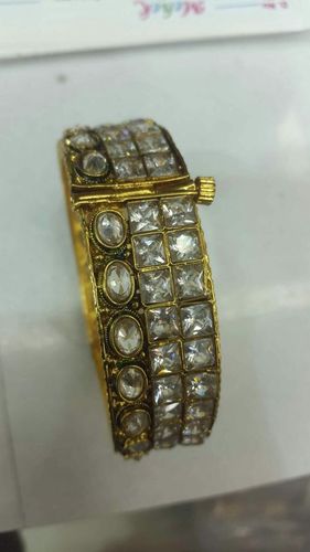 Fancy Kundan Kada