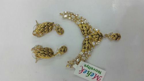 Antique Necklace Set