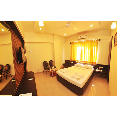 Double Bed - Wood/Metal 6ft x 4ft Beige, Pre-Assembled Frame for Sleep Comfort and Relaxation