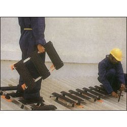 Roof Top Crawling Ladder By UNIQUE SAFETY SERVICES