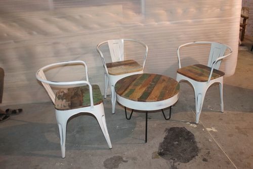 Industrial Chair with Center Table