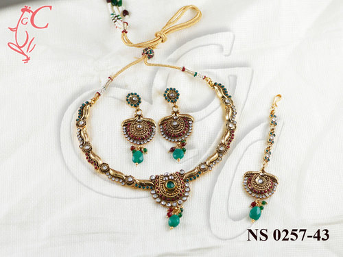NECKLACE SETS
