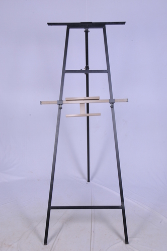 Three Leg Stand With Tray