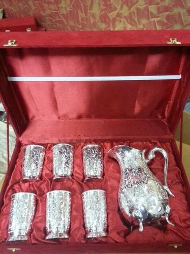 Classic Jug Glasses Set