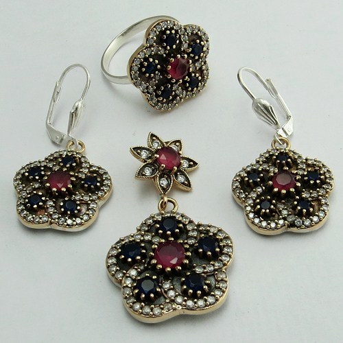 Gentle !! Victorian Red Onyx, Blue Onyx, White CZ 925 Sterling Silver 4 Pieces Set With Brass