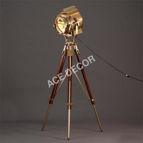 TRIPOD HUT LAMP