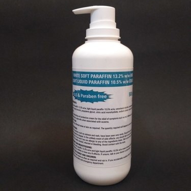 White Soft Paraffin 13.2% And Light Liquid Paraffin 10.5% Cream