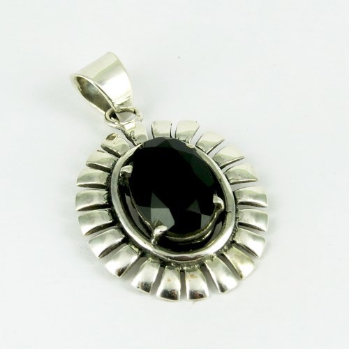 Self-Confidence And Success !! Black Onyx 925 Sterling Silver Pendant - 4.0x2.5 cm, Oval Prong Setting, 925 Stamp