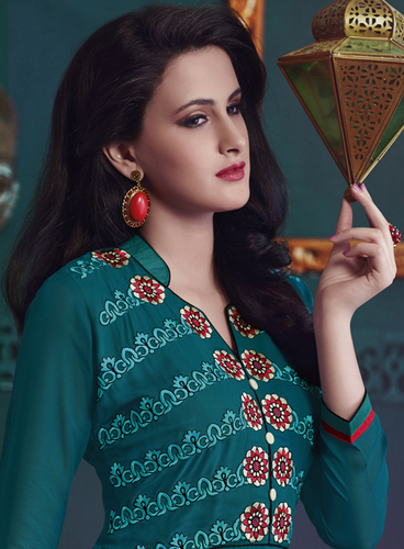 Floral Embroidered Kurta