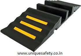 2-channel Hose Ramp - Color: Black