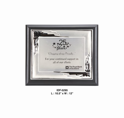PLAQUES & MEMENTOS