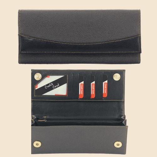 LEATHER CLUTCHES