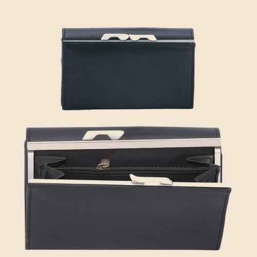 LEATHER CLUTCHES