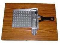 Tablet Counting Device - Aluminum, 100 Tablets 9.5 Mm Perforations, Silver Finish | Laboratory Use With Pouring Lip And Handle