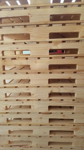 Wood Pallets Manufacturer