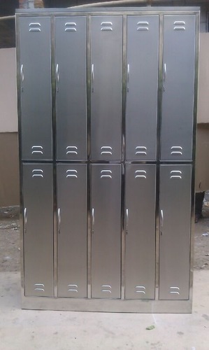 Apron Hanging Locker