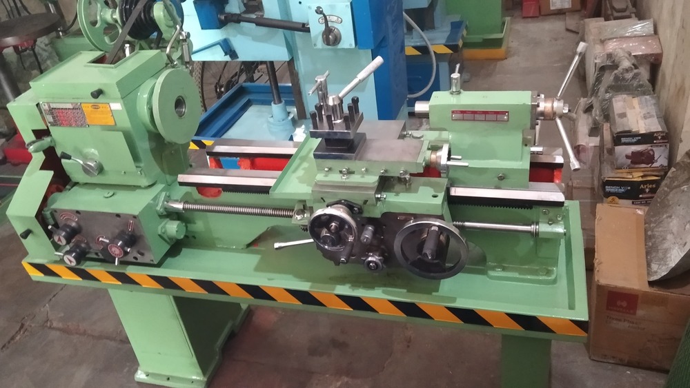 Light Duty Lathe - 25 Grade Cast Iron Bed, 180 Bhn Hardened Precision Engineering