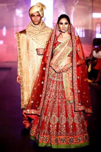 EXCLISIVE DESIGNER BRIDAL OUTFITS LENGHAS CHOLI