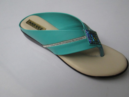 Off White Av 1021