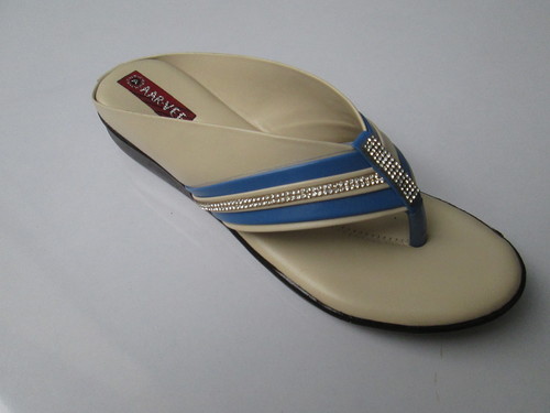 Off White Av 1020