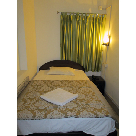 Non AC Deluxe Room - 150-200 Sq Ft, Single/Double Bed | Towels, Linens, Wall Sconce, Quiet Stay