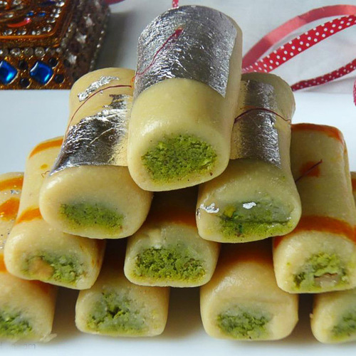 Cashew Rolls - Cashews, Variable Size, Off-White | Rich Taste, Natural Flavor, Long Shelf Life, Hygienic