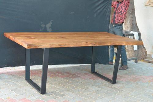 Exquisite Table