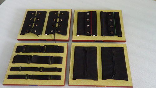 DRESSING FRAMES (Set of 4 frames) :
