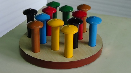 MUSHROOM BOARD (10 Pegs & 10 Tops)