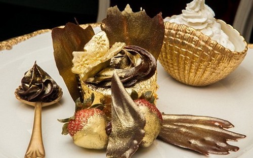 Edible Gold Leaf Used In Cup Cake
