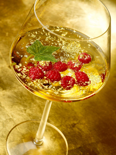 Gold flakes in drinks Gold flakes in drinks