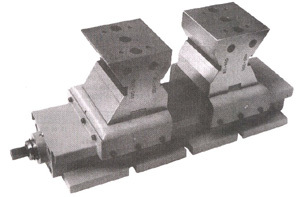 SELF CENTRING SHAFT VICE