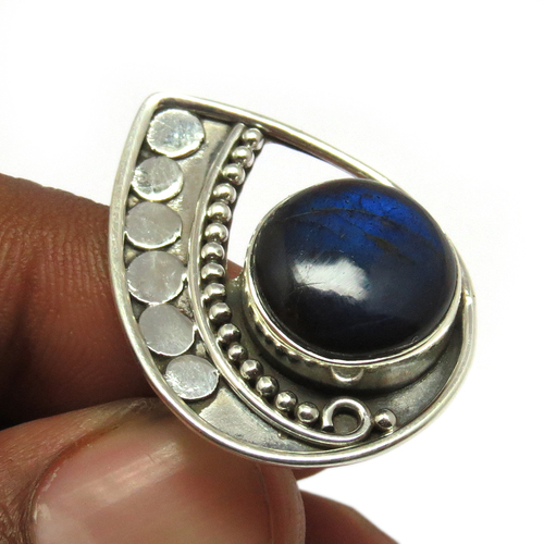 Excellent Blue !! Labradorite Silver Gemstone Ring - Sterling Silver, Size 8 US, Round Blue Labradorite, Bezel Setting, Unisex Design