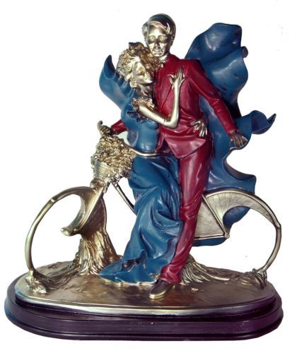 Valentine Gifts Romantic Lovers Couple on Cycle Sculpture Statue Golden