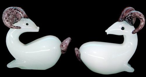 2 Pieces White Beautiful Aries Sign Pure Glass Made Home Decorative Showpiece