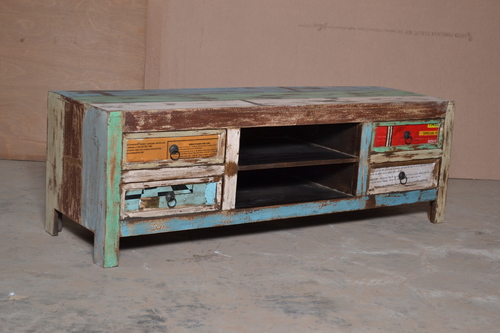 RECLAIMED FURNITURE