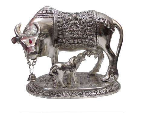 Model Metal Cow