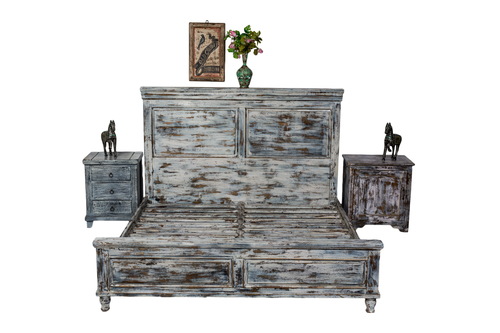WOODEN BED