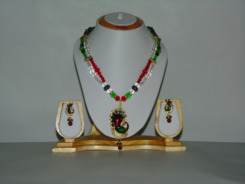 Handmade Artificial Beaded Jewel Set.