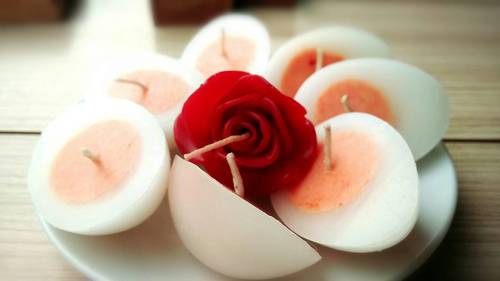 Eggs with small rose fancy candles set