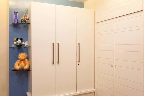 Water Resistance Antique Wooden Wardrobe