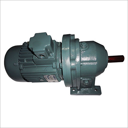 Helical Geared Motor - Iron Material, 500-1800 RPM Input Speed, Green Color | Industrial Use, Helical Gear Tooth Profile, 380 Volt