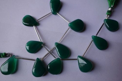 Chalcedony Green Onyx Smooth Almond