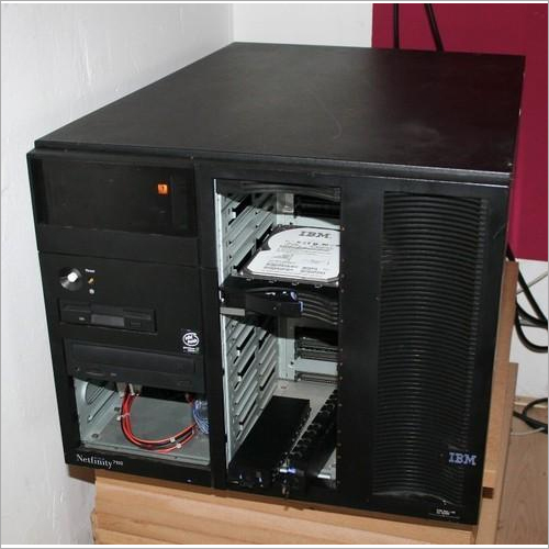 IBM Netfinity 7100 Server
