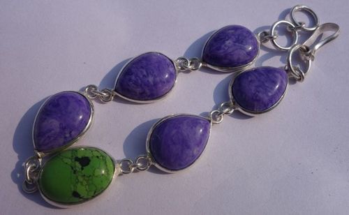 Green Turquoise Silver Bracelet Size: 7-9 Inch