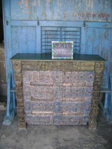 Eco-Friendly Vintage Indian Door Bar Counter