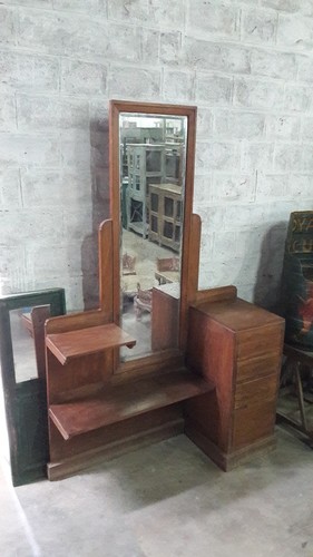Vintage Mirror Dressing