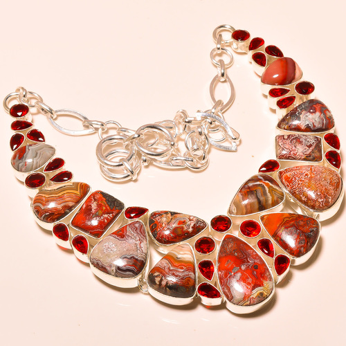 MAXICAN LAGUNA LACE AGATE , MOZMABIQUE GARNET